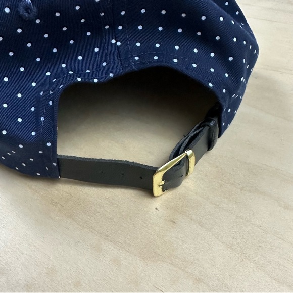 Baseball cap - Picture 5 of 8